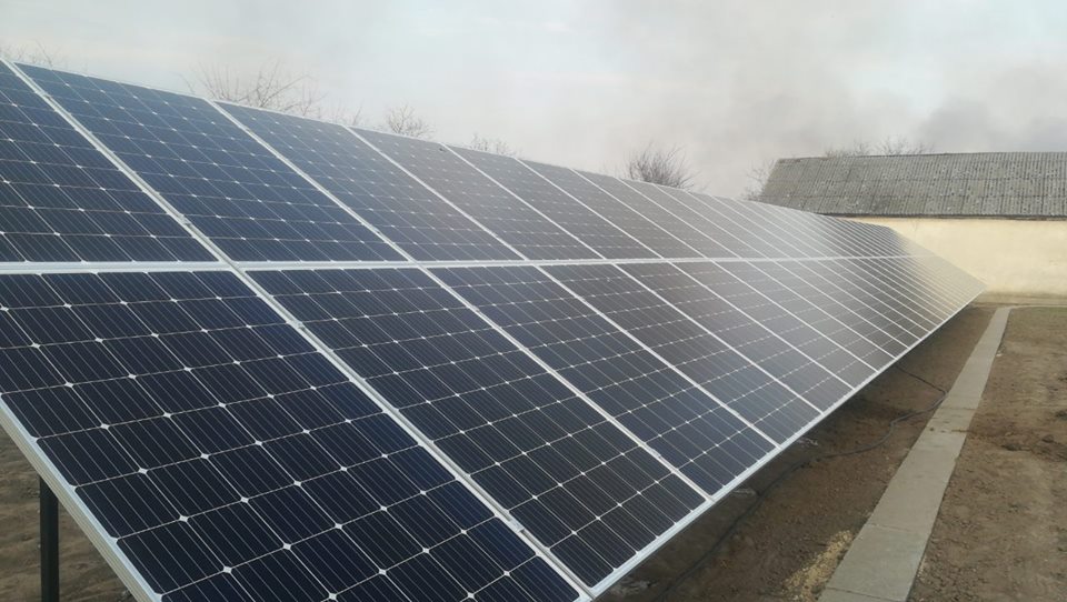 с. Городок, СЕС 30 кВт, наземна, панелі JA Solar 310 W mono - 108 шт, інвертор Huawei 30 кВт.